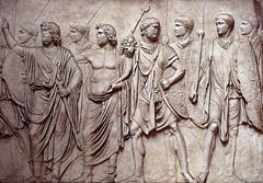 Античный рельеф. Музей римской цивилизации. Рим