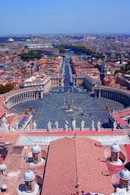 Площадь Святого Петра в Риме пректировал знаменитый Джанлоренцо Бернини 