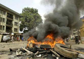 Последствия столкновений в Онитше на юге Нигерии