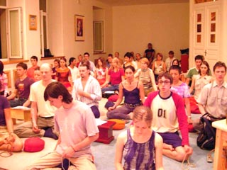В России буддисты школы Карма Кагъю из более чем 55 центров присоединились в медитации к своим единомышленникам во всем мире