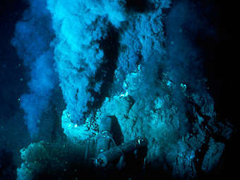 Гидротермальные источники. Фото с сайта whoi.edu