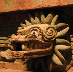 Кецалькоатль — «Пернатый змей», божество Древней Америки