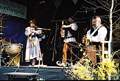 Музыканты на «средневековом» рынке