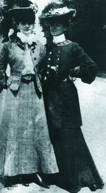 Габриель и Адриенн Шанель. Виши. 1906