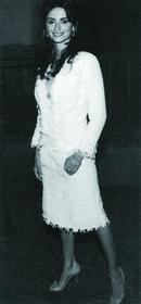 Пенелопа Круз в костюме от Шанель. 2004