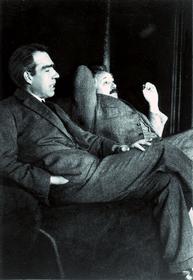 Нильс Бор и Альберт Эйнштейн на праздновании 50-летия присвоения докторской степени Хендрику Лоренцу. Лейден. 11 декабря 1925 
