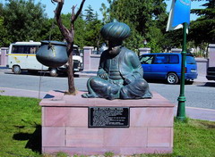 Памятник Ходже Насреддину в Акшехире (Турция)